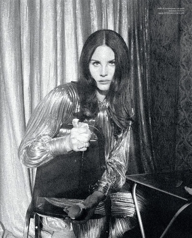 女性情報誌 Vogue Italia June 2019 Lana Del Rey VOGUE Italia Magazine June 2019 LANA DEL REY by STEVEN KLEIN